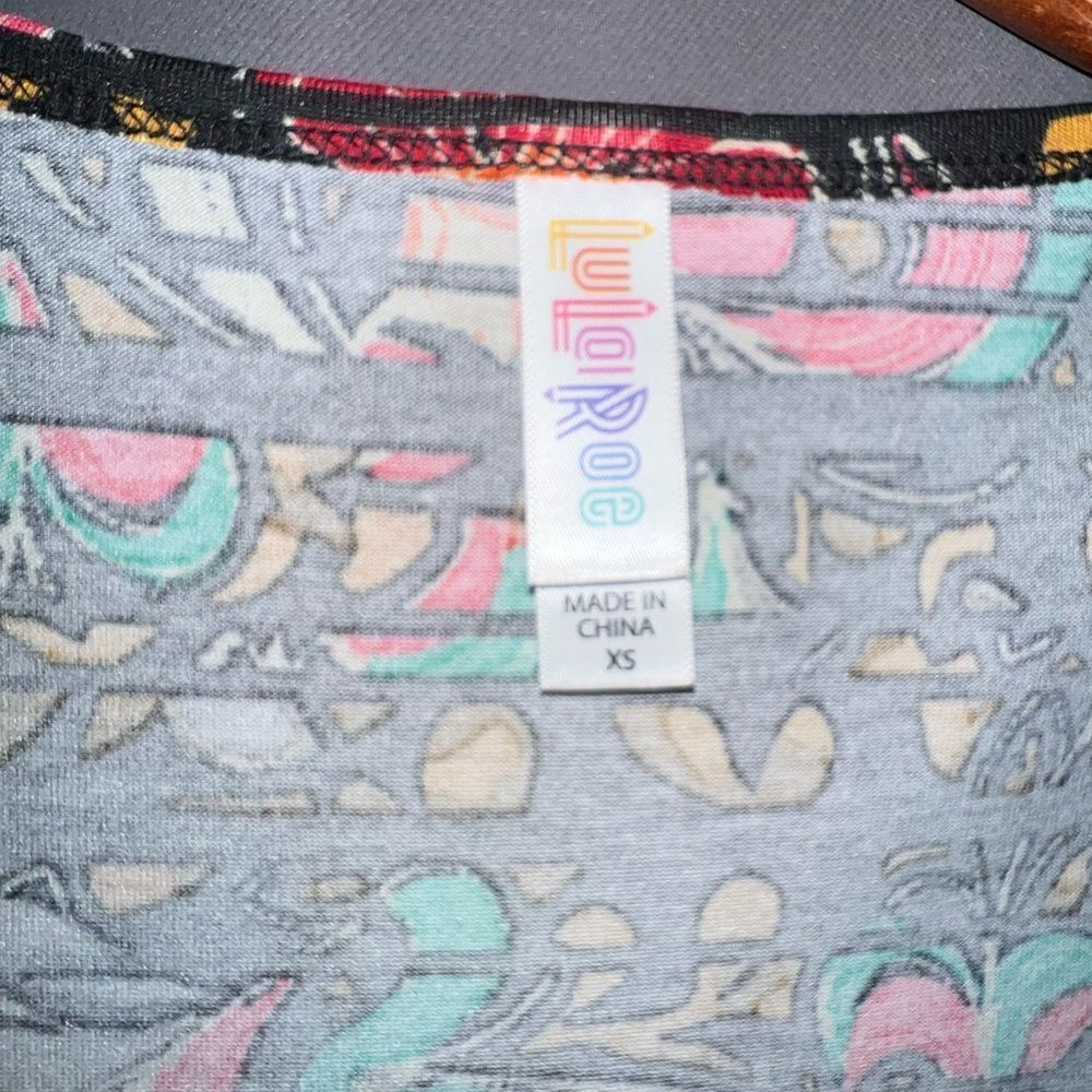 Lularoe Simple T XS - Picture 4 of 5
